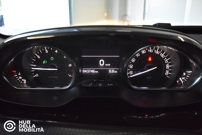 PEUGEOT 2008 PureTech 82 Allure